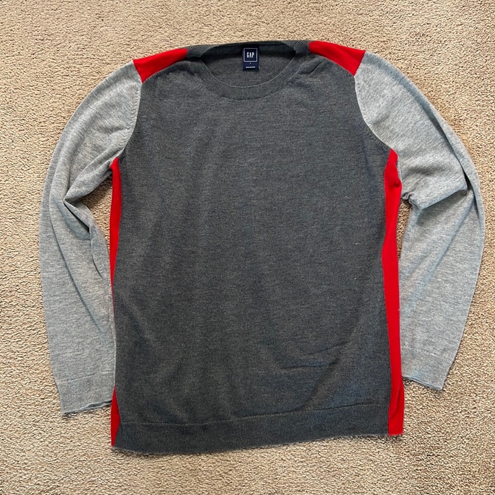 Women’s Gap Sweater, Large